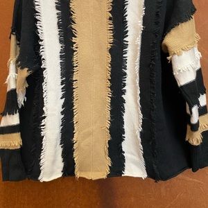 Vince Camuto. Size XL, black, camel, white sweater